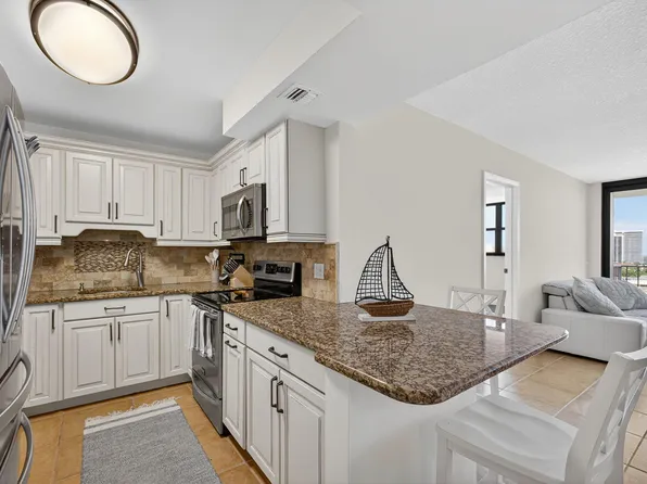 336 Golfview Road #905, North Palm Beach, FL 33408