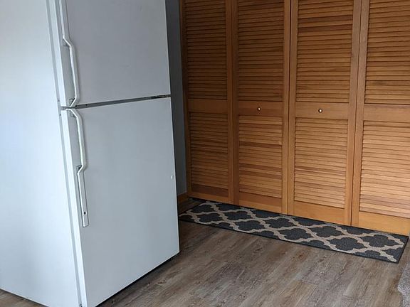 4th image of 2418 Northeast Dr