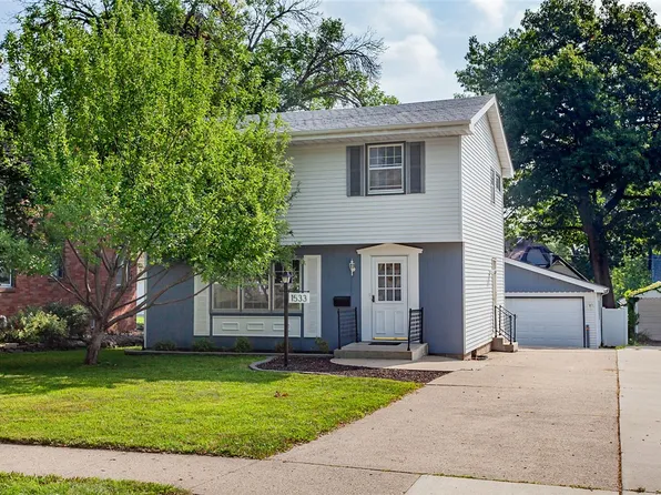 1533 43rd St, Des Moines, IA 50311
