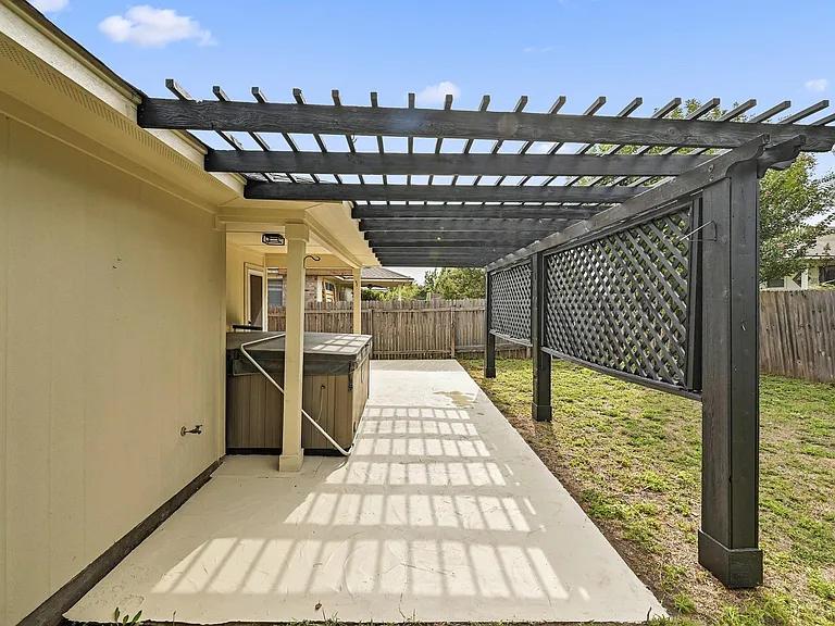 919 Flanagan Dr — Photo 26