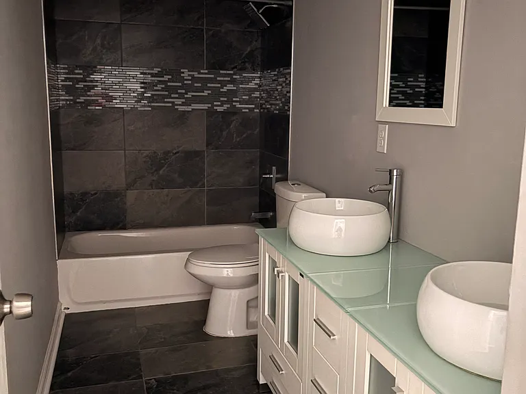 57 Vanderbilt Ct — Photo 8