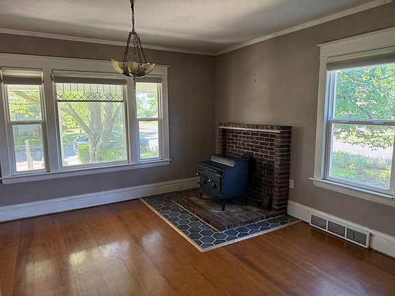 4th image of 2628 N Stone St