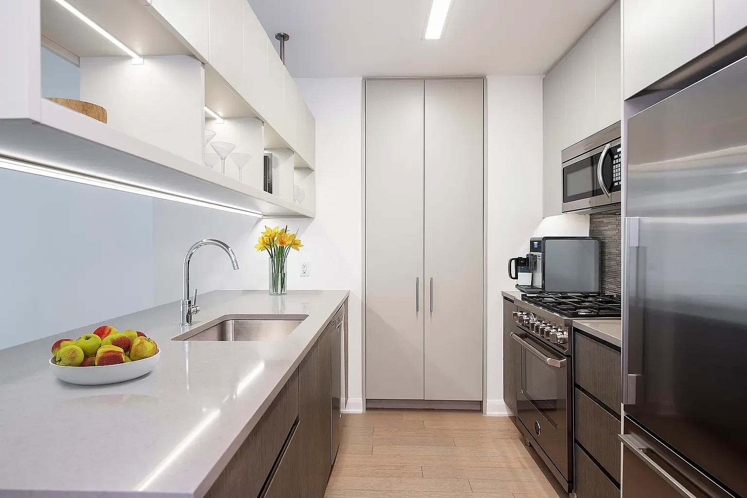 7 West 21st Street — Photo 2