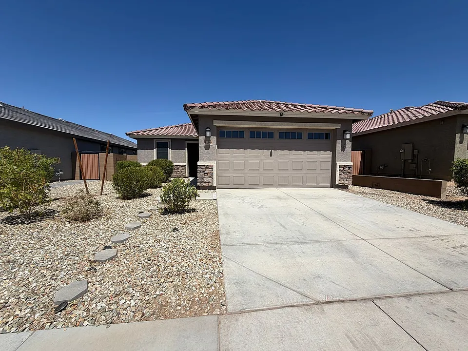 24596 N 170th Dr