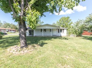 1928 S Wilson Rd, Radcliff, KY 40160