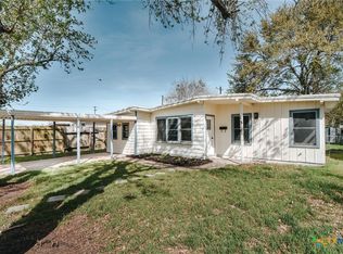 1310 E Rosebud Ave, Victoria, TX 77901