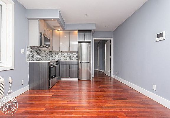 2nd image of 807 Jefferson Ave #1D