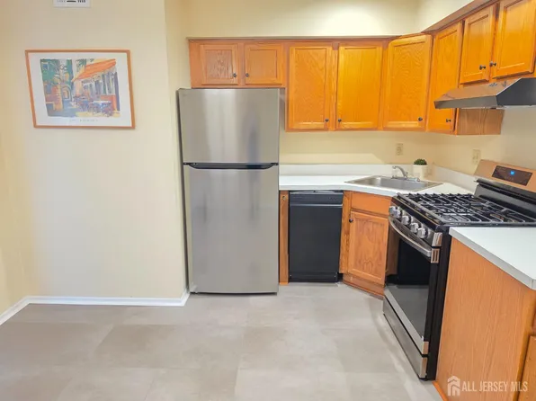 18 Judson St APT 1A, Edison, NJ 08837