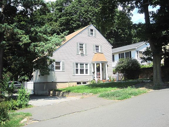 2nd image of 6 Olmstead Pl