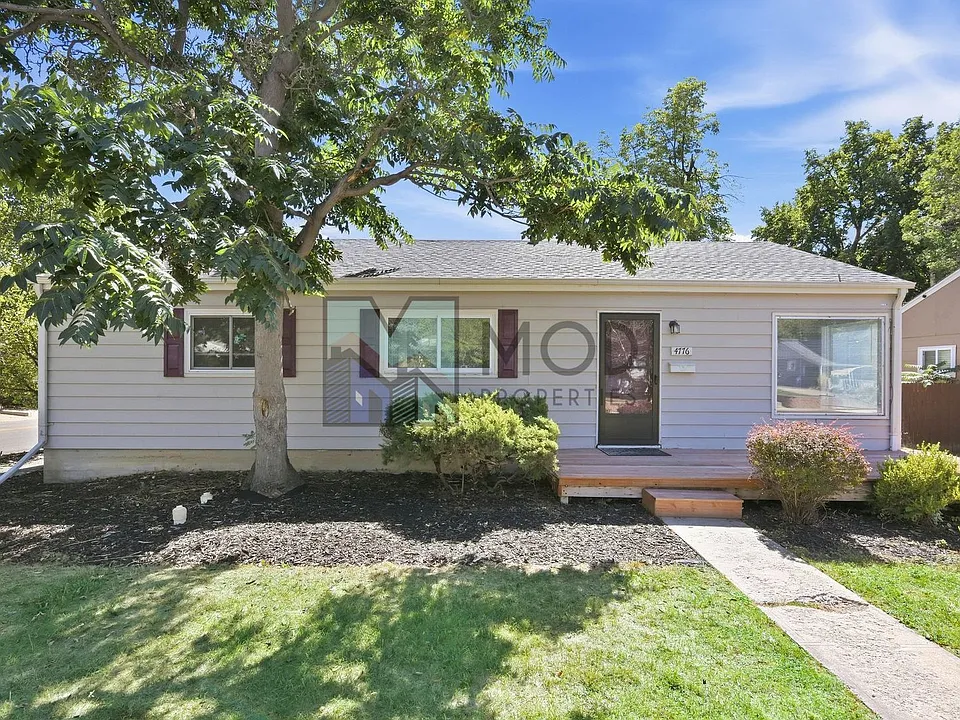 4776 E Utah Pl