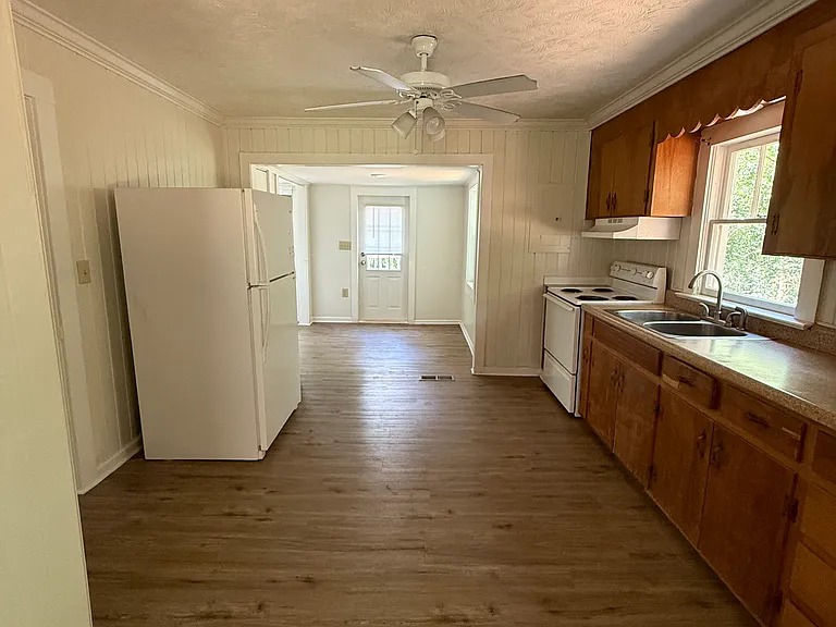 179 Becknell Dr — Photo 3