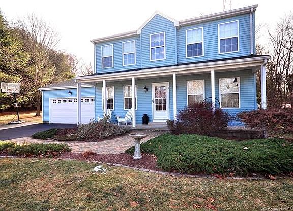 3rd image of 28 Pond Ln
