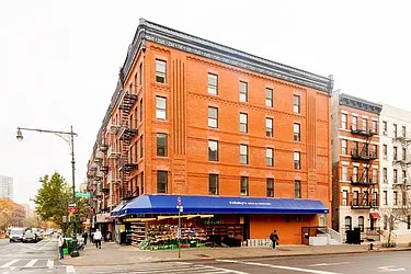 941 Columbus Avenue in Manhattan Valley