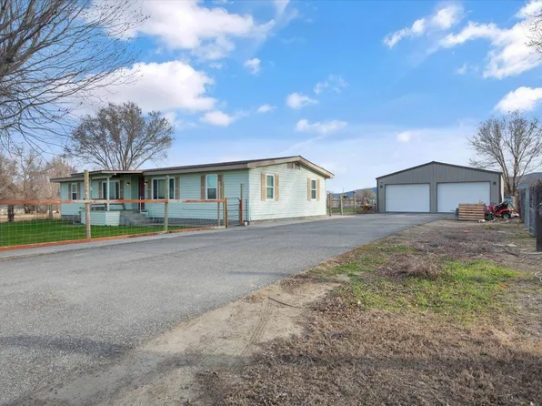 903 E Frontier Pr NE, Benton City, WA 99320