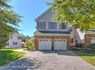 11 Smock Ct, Manalapan, NJ 07726