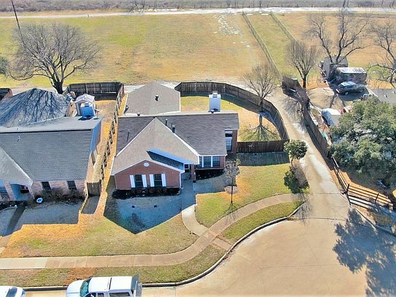 3rd image of 4305 Queen Cir