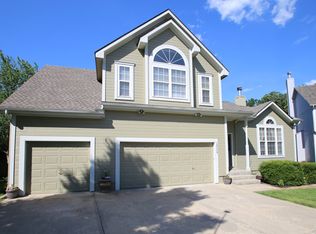 19009 W 117th Ter, Olathe, KS 66061