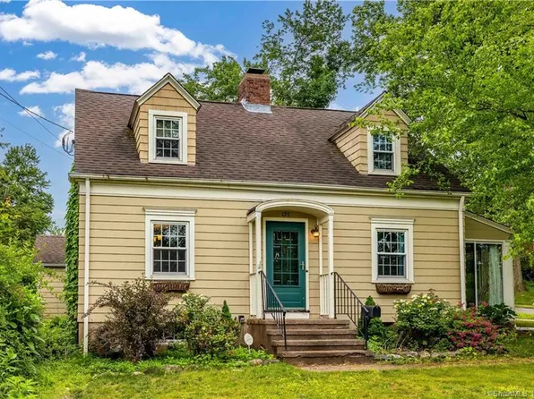 135 Bayard Avenue, North Haven, CT 06473