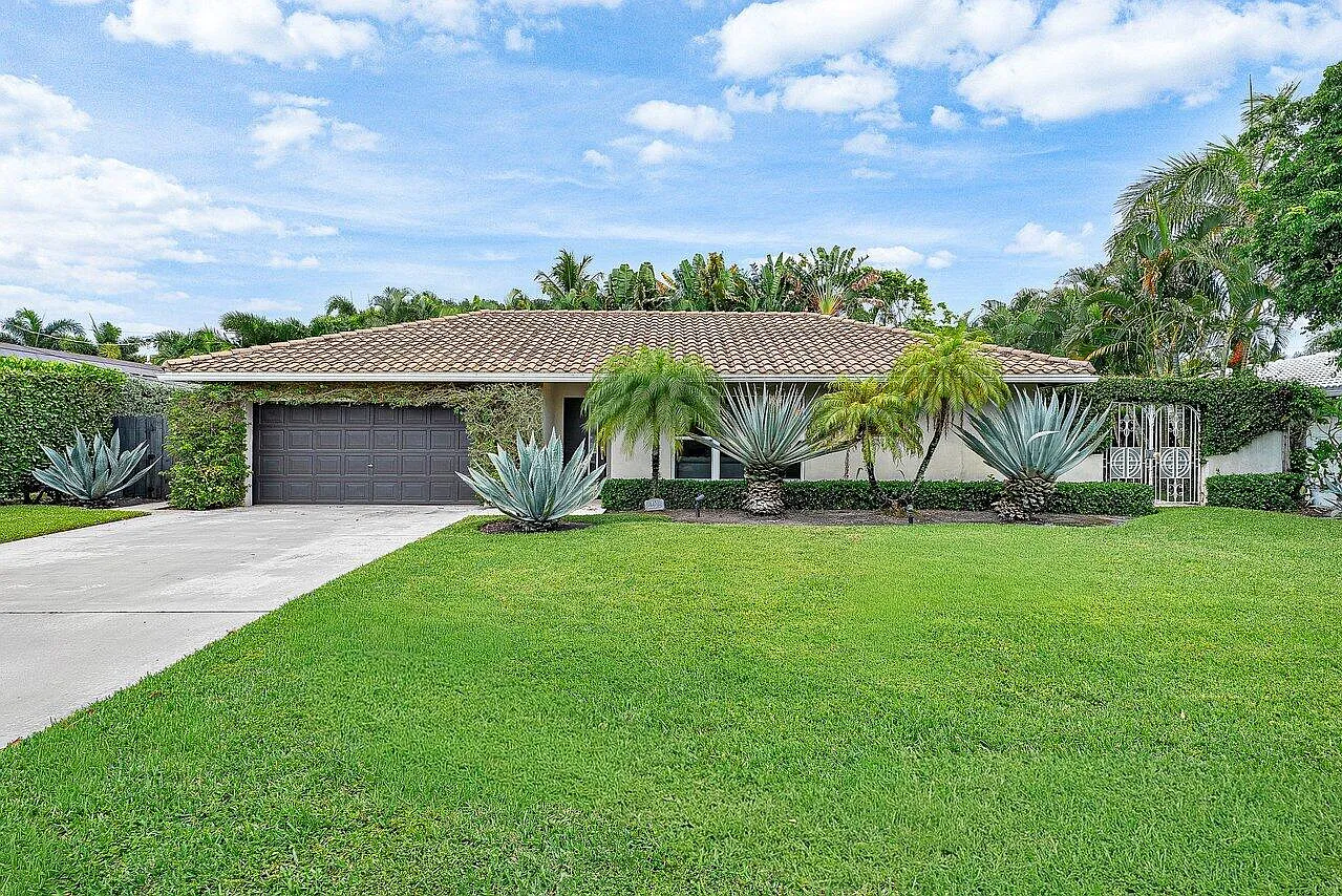 4 bed, 2.0 bath, 1733 sqft, $5,000 — Photo 2
