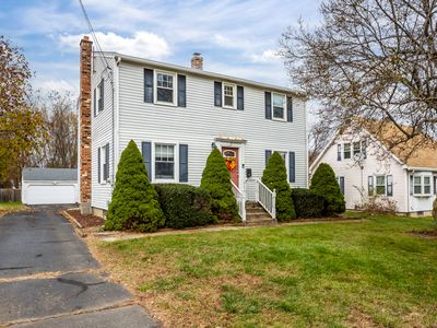 55 Whiton Street, Windsor Locks, CT, 06096