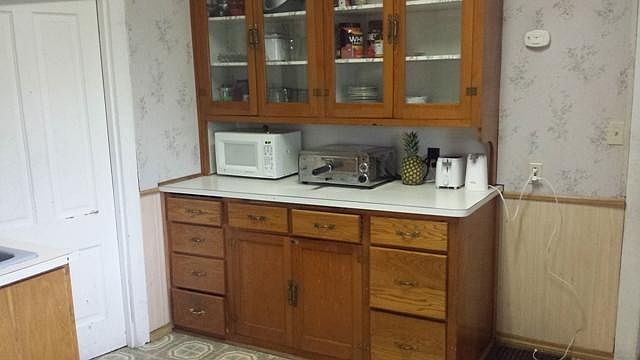 2nd image of 1335 Avon St