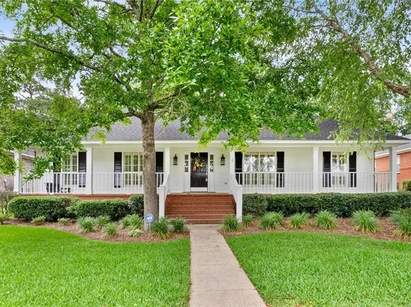 1267 Savannah Dr, Mobile, AL 36609
