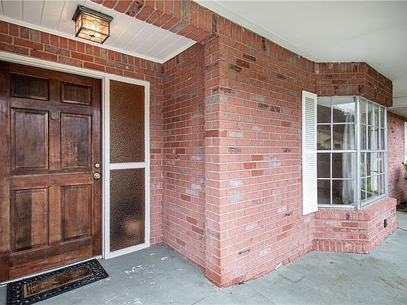 2nd image of 1144 Cambridge St