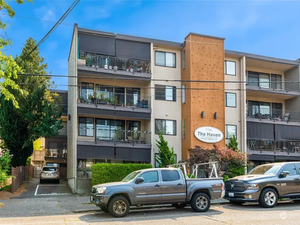 7130 California Avenue SW, Seattle, WA 98136