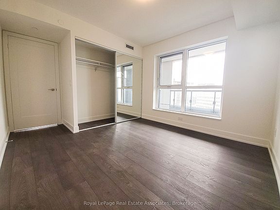 3rd image of 5 Mabelle Ave #1528