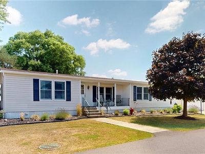 313 Applewood Dr, Lockport, NY, 14094