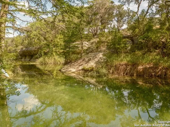 260 MOORE LN, Vanderpool, TX 78885