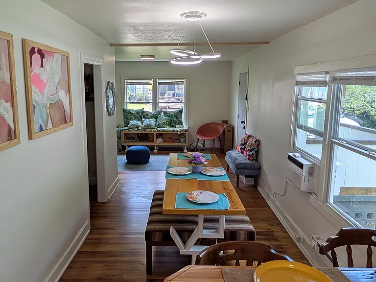 958 Montgomery St — Photo 14