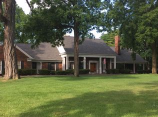 4633 Dow Ridge Rd, Orchard Lake, MI 48324