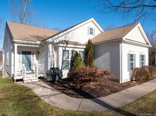 8 Saddle Rdg #8, Canton, CT 06019