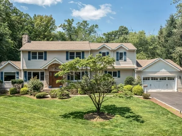 59 Morley Dr, Wyckoff Twp., NJ 07481