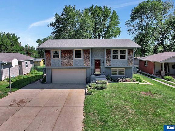 3rd image of 4621 Gertie Ave
