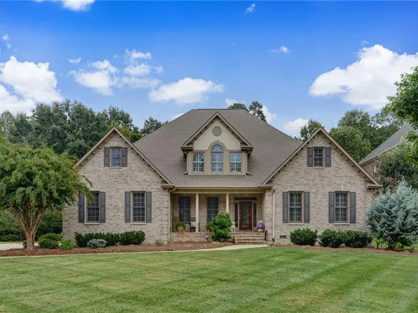 124 Duchess Ct, Jamestown, NC 27282