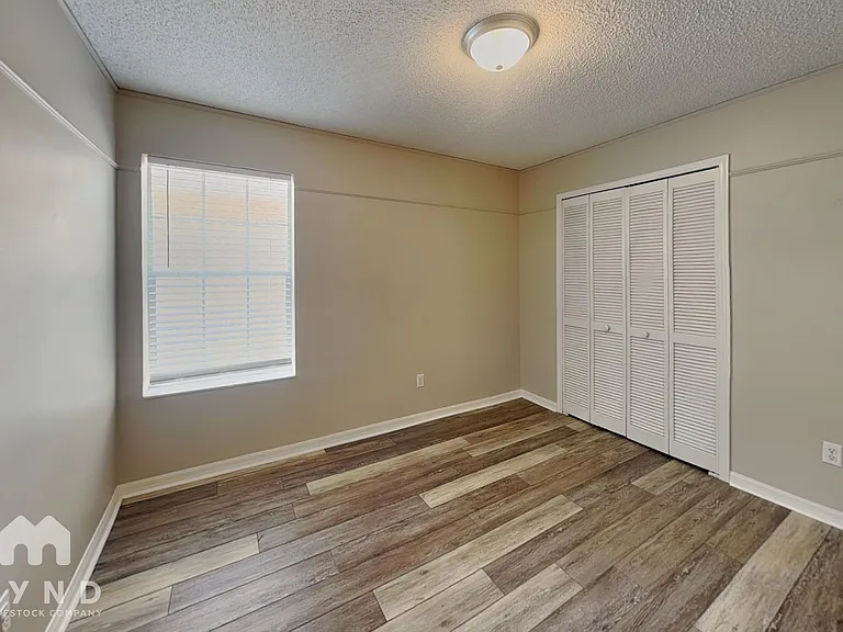 1729 Chatham Cir — Photo 11