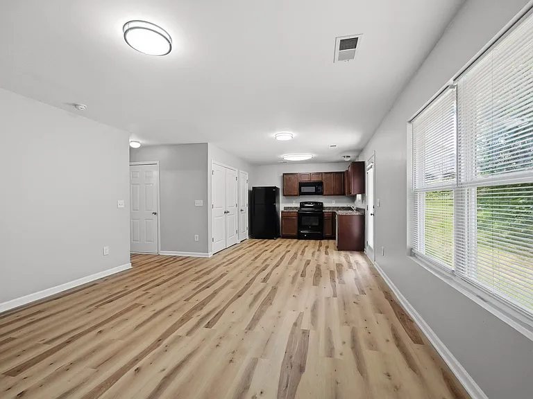 152 Evvalane Dr — Photo 7