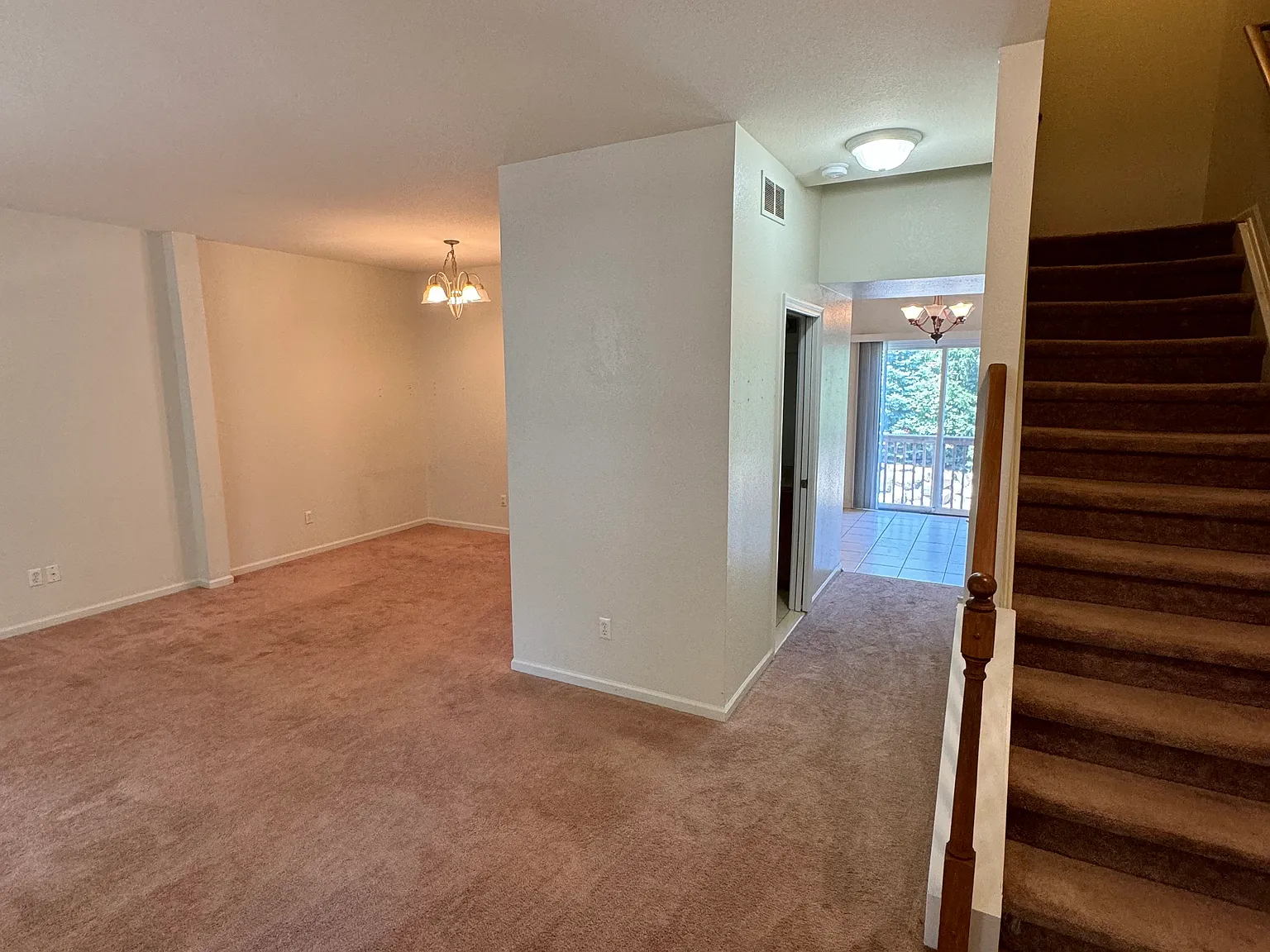 3 bed, 2.5 bath, 1500 sqft, $2,195 — Photo 2