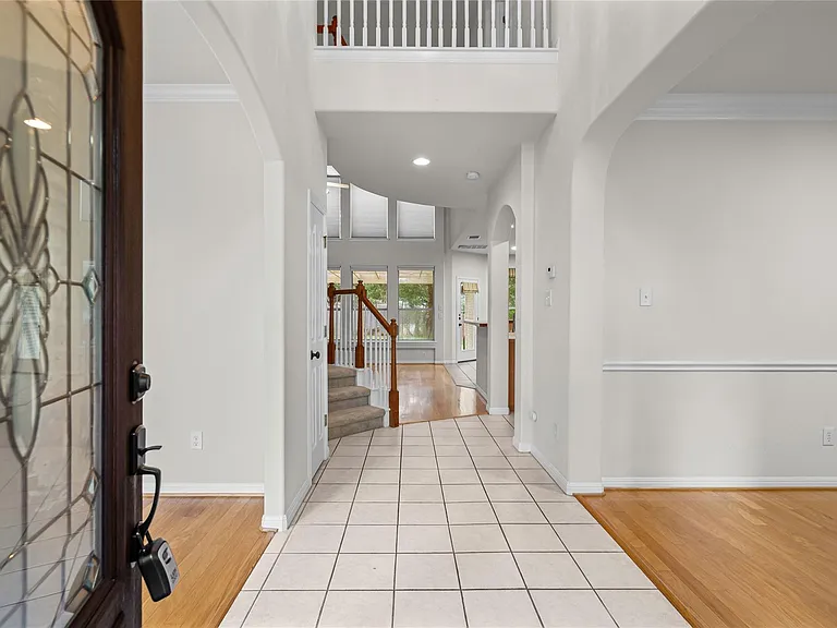 10700 Pointe View Dr — Photo 5