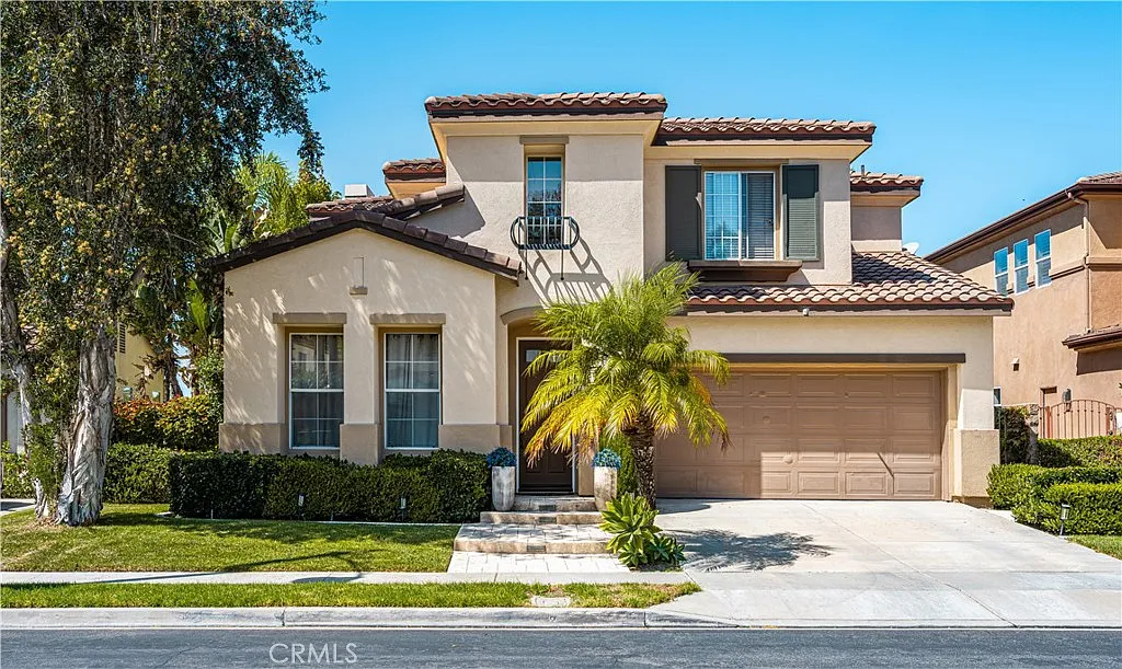 3 bed, 2.5 bath, 2679 sqft, $6,100 — Photo 1
