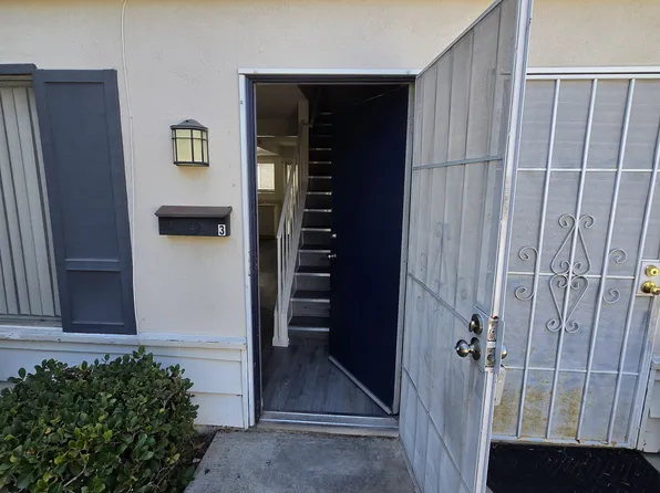 141 Greentree Ln Unit 3, La Habra, CA 90631