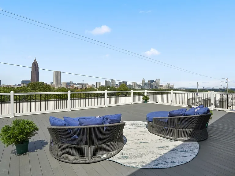 555 Boulevard