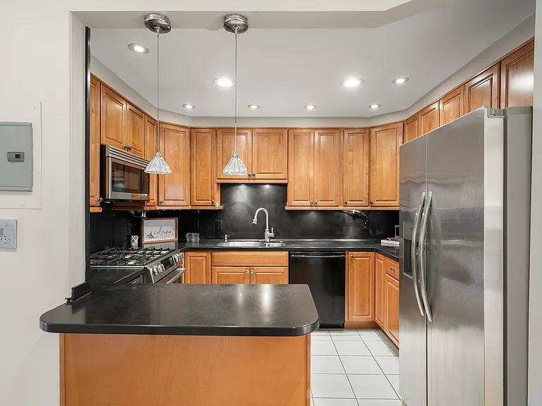 1011 Beacon St #4 — Photo 9