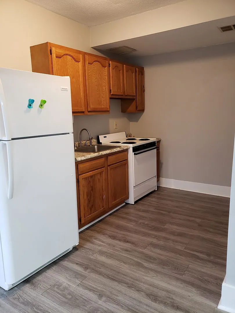 2417 Mill St — Photo 4