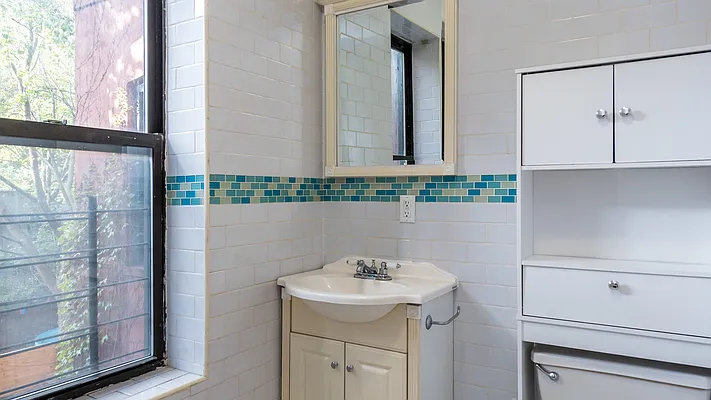 Rented by Nooklyn NYC LLC | media 13