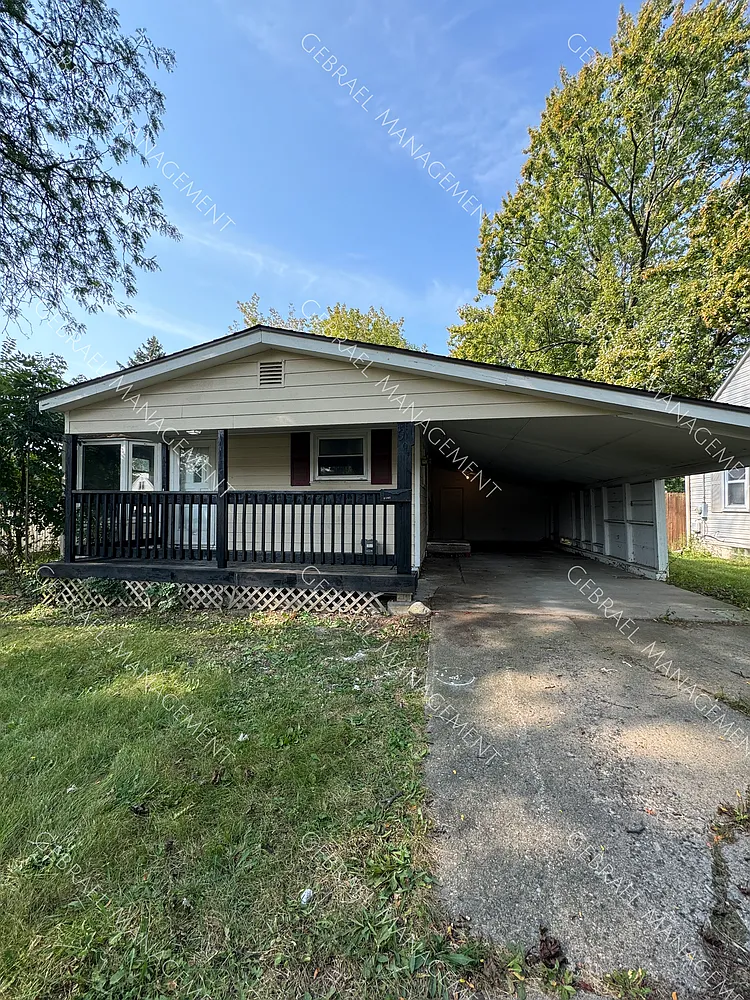 1501 Crestbrook — Photo 1