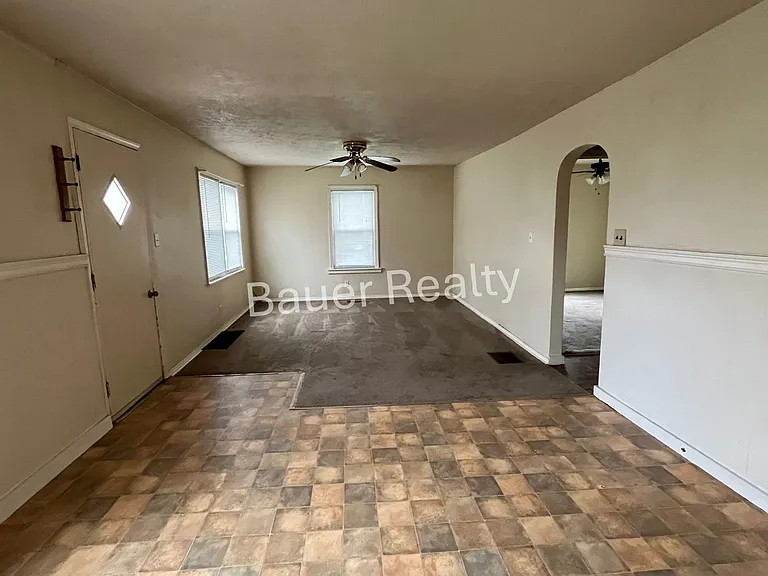 912 Grove Ave — Photo 5