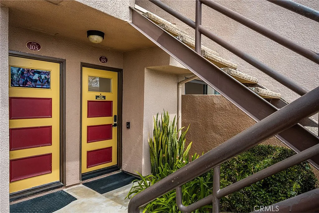 Building Photo - 25761 Le Parc #105